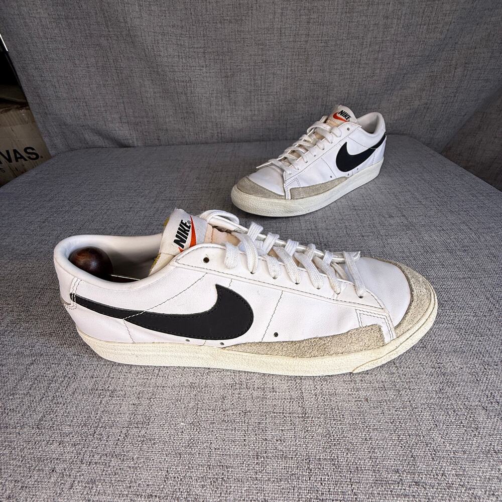 Nike Blazer Low 77 Vintage White Black Mens 9.5 Sneakers Shoes DA6364-101